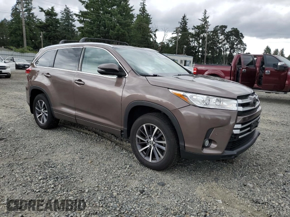 2017 Toyota Highlander XLE with VIN 5TDJZRFHXHS359117, listed as a Copart auction lot 62672815 with 100,515 mi miles and Clean title. Bid and sale history available at DreamBid. Image 4.