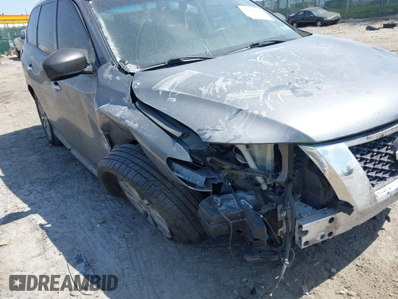 2016 Nissan Pathfinder Platinum with VIN 5N1AR2MM0GC645674, listed as a IAAI auction lot 42070490 with Not Provided miles. Bid and sale history available at carsss.com. Image 6.