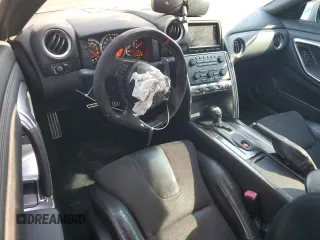 2010 Nissan GT-R Premium z VIN JN1AR5EF4AM231033, wystawiony jako Copart lot #76923304 z przebiegiem 85 706 mil mil oraz Szkoda całkowita • Salvage title. Historia ofert i sprzedaży dostępna na DreamBid. Obrazek 8.