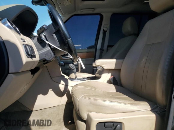 2010 Land Rover LR4 HSE z VIN SALAG2D4XAA536998, wystawiony jako Copart lot #75252224 z przebiegiem 129 464 mil mil oraz Szkoda całkowita • Salvage title. Historia ofert i sprzedaży dostępna na DreamBid. Obrazek 7.