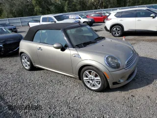 2011 MINI Convertible z VIN WMWZN3C5XBT132988, wystawiony jako Copart lot #87453744 z przebiegiem 67 197 mil mil oraz Szkoda całkowita • Salvage title. Historia ofert i sprzedaży dostępna na DreamBid. Obrazek 4.