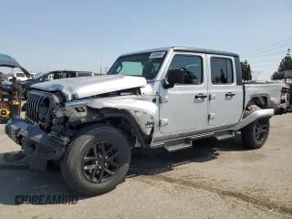 2022 Jeep Gladiator Altitude z VIN 1C6HJTAG1NL164724, wystawiony jako Copart lot #62400065 z przebiegiem 46 993 mil mil oraz Szkoda całkowita • Salvage title. Historia ofert i sprzedaży dostępna na DreamBid. Obrazek 1.