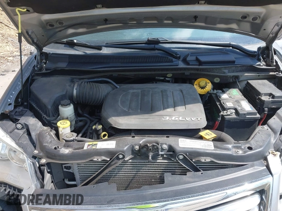 2016 Chrysler Town & Country Touring with VIN 2C4RC1BGXGR149949, listed as a IAAI auction lot 42074695 with 52,644 mi miles. Bid and sale history available at carsss.com. Image 10.