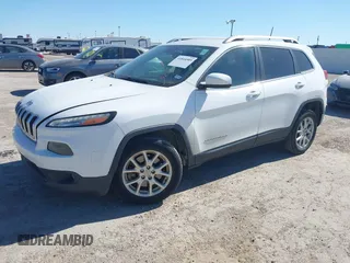 2016 Jeep Cherokee Latitude z VIN 1C4PJLCS0GW138381, wystawiony jako IAAI lot #41844589 z przebiegiem 100 991 mil mil oraz . Historia ofert i sprzedaży dostępna na DreamBid. Obrazek 17.