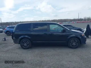 2017 Dodge Grand Caravan SE Plus z VIN 2C4RDGBG7HR606475, wystawiony jako IAAI lot #41912731 z przebiegiem 117 196 mil mil oraz . Historia ofert i sprzedaży dostępna na DreamBid. Obrazek 14.