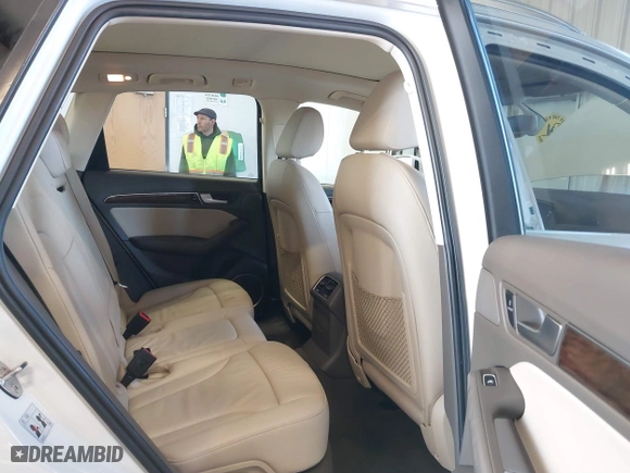 2015 Audi Q5 Premium Plus with VIN WA1DGAFP2FA130155, listed as a IAAI auction lot 41699314 with 118,377 mi miles. Bid and sale history available at carsss.com. Image 8.