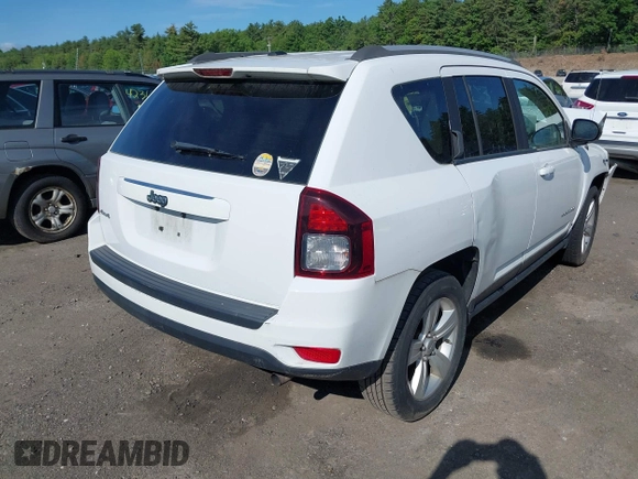 2017 Jeep Compass Sport SE z VIN 1C4NJDBB5HD107025, wystawiony jako IAAI lot #42382265 z przebiegiem Nie podano mil oraz . Historia ofert i sprzedaży dostępna na DreamBid. Obrazek 4.