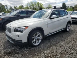 2013 BMW X1 28i z VIN WBAVM1C58DVW43922, wystawiony jako Copart lot #57709855 z przebiegiem 137 041 mil mil oraz Czysty tytuł • Clean title. Historia ofert i sprzedaży dostępna na DreamBid. Obrazek 1.