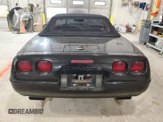 1994 Chevrolet Corvette z VIN 1G1YY32P8R5103280, wystawiony jako Copart lot #83605404 z przebiegiem 116 481 mil mil oraz Czysty tytuł • Clean title. Historia ofert i sprzedaży dostępna na DreamBid. Obrazek 6.
