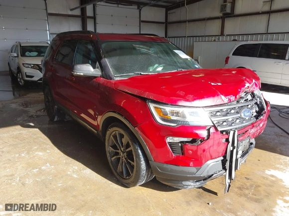 2019 Ford Explorer XLT with VIN 1FM5K7D84KGA27717, listed as a IAAI auction lot 41281945 with 134,956 mi miles. Bid and sale history available at carsss.com. Image 1.