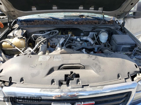 2006 GMC Sierra 2500HD SLT z VIN 1GTHK29D86E167541, wystawiony jako Copart lot #71894724 z przebiegiem Nie podano mil oraz Czysty tytuł • Clean title. Historia ofert i sprzedaży dostępna na DreamBid. Obrazek 11.