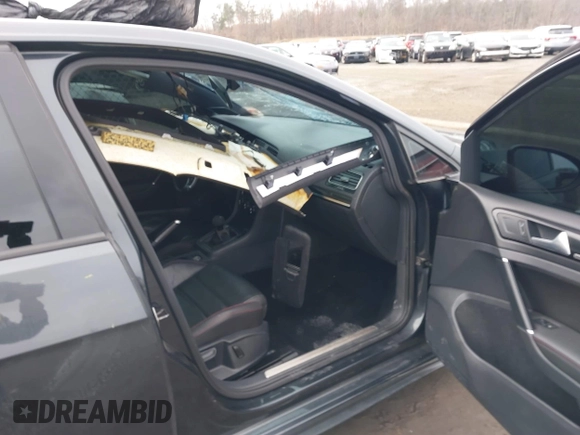 2015 Volkswagen Golf GTI SE with VIN 3VW5T7AU5FM102579, listed as a IAAI auction lot 41131577 with 97,894 mi miles. Bid and sale history available at carsss.com. Image 5.