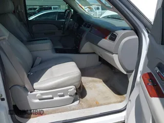 2010 Chevrolet Tahoe LT with VIN 1GNMCBE30AR196579, listed as a IAAI auction lot 42587023 with 226,517 mi miles and . Bid and sale history available at DreamBid. Image 5.