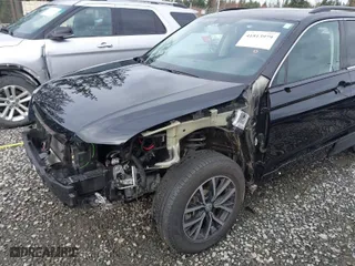 2019 Volkswagen Tiguan SE with VIN 3VV2B7AX3KM024186, listed as a IAAI auction lot 41813979 with 48,525 mi miles. Bid and sale history available at carsss.com. Image 6.