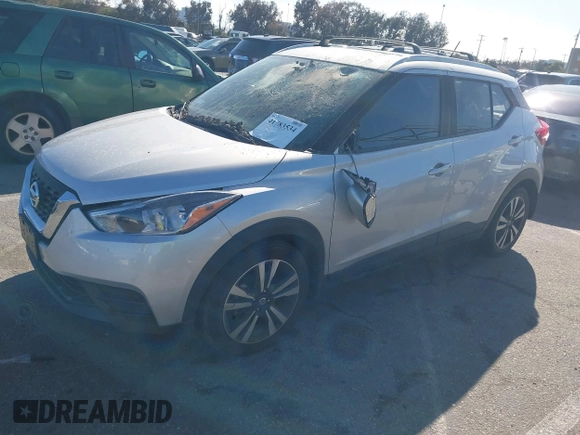 2020 Nissan Kicks SV z VIN 3N1CP5CV6LL573962, wystawiony jako IAAI lot #41783534 z przebiegiem 32 247 mil mil oraz . Historia ofert i sprzedaży dostępna na DreamBid. Obrazek 17.