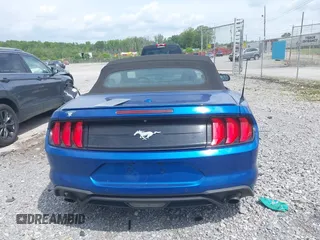 2018 Ford Mustang EcoBoost Premium z VIN 1FATP8UH3J5124748, wystawiony jako IAAI lot #42295710 z przebiegiem 143 000 mil mil oraz . Historia ofert i sprzedaży dostępna na DreamBid. Obrazek 16.