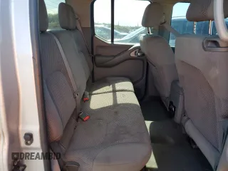 2008 Nissan Frontier SE z VIN 1N6AD07U08C426831, wystawiony jako Copart lot #61685355 z przebiegiem 149 564 mil mil oraz Czysty tytuł • Clean title. Historia ofert i sprzedaży dostępna na DreamBid. Obrazek 10.