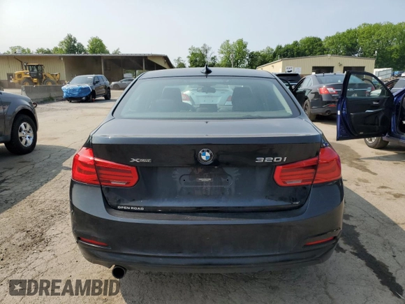 2018 BMW 3 Series 320i xDrive z VIN WBA8A3C50JA489629, wystawiony jako Copart lot #59535745 z przebiegiem 75 941 mil mil oraz Szkoda całkowita • Salvage title. Historia ofert i sprzedaży dostępna na DreamBid. Obrazek 6.