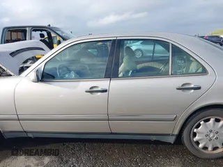 1997 Mercedes-Benz E-Class with VIN WDBJF55F3VA391335, listed as a IAAI auction lot 41606546 with 1 mi miles. Bid and sale history available at carsss.com. Image 15.