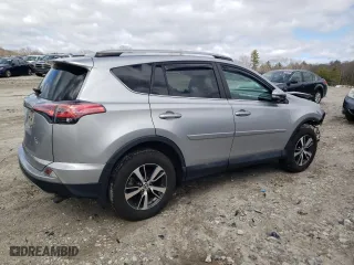 2017 Toyota RAV4 XLE with VIN 2T3RFREV3HW600551, listed as a Copart auction lot 50190985 with 40,828 mi miles and Salvage Title. Bid and sale history available at carsss.com. Image 3.