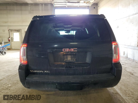 2015 GMC Yukon XL SLT z VIN 1GKS2HKC2FR135014, wystawiony jako Copart lot #55477295 z przebiegiem 144 101 mil mil oraz Czysty tytuł • Clean title. Historia ofert i sprzedaży dostępna na DreamBid. Obrazek 6.