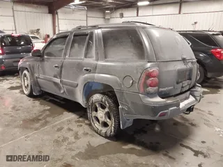 2004 Chevrolet TrailBlazer LS with VIN 1GNDT13S942111367, listed as a IAAI auction lot 41579052 with 213,550 mi miles. Bid and sale history available at carsss.com. Image 3.