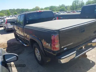 2004 Chevrolet Silverado 1500 with VIN 1GCEK19T24E280371, listed as a IAAI auction lot 42233262 with Not Provided miles and . Bid and sale history available at DreamBid. Image 3.