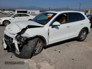 2016 Porsche Cayenne z VIN WP1AA2A20GLA00567, wystawiony jako Copart lot #55452685 z przebiegiem Nie podano mil oraz Szkoda całkowita • Salvage title. Historia ofert i sprzedaży dostępna na DreamBid. Obrazek 1.