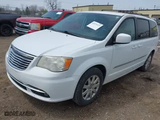 2014 Chrysler Town & Country Touring with VIN 2C4RC1BG4ER404320, listed as a IAAI auction lot 42075325 with 233,018 mi miles. Bid and sale history available at carsss.com. Image 2.