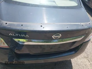 2015 Nissan Altima 2.5 S with VIN 1N4AL3AP2FC177218, listed as a IAAI auction lot 42144941 with 177,493 mi miles. Bid and sale history available at carsss.com. Image 13.