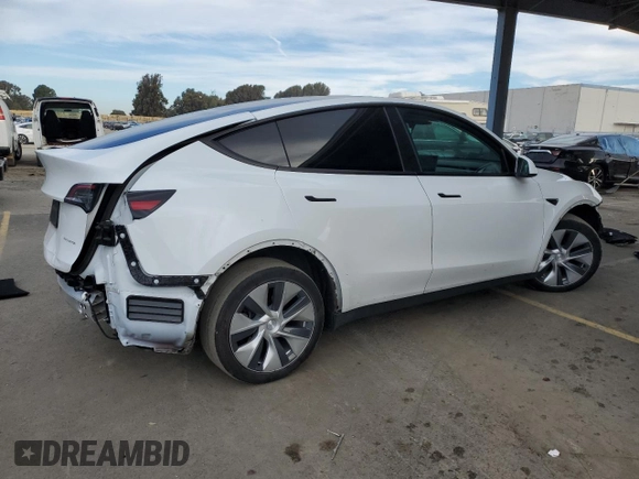 2022 Tesla Model Y Long Range with VIN 7SAYGDEE5NF435702, listed as a Copart auction lot 43754325 with 47,121 mi miles and Salvage Title. Bid and sale history available at carsss.com. Image 3.