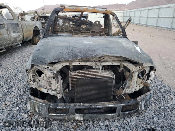 2005 Ford F-350 z VIN 1FDWF36P15EA24991, wystawiony jako Copart lot #46443955 z przebiegiem Nie podano mil oraz Szkoda całkowita • Salvage title. Historia ofert i sprzedaży dostępna na DreamBid. Obrazek 5.