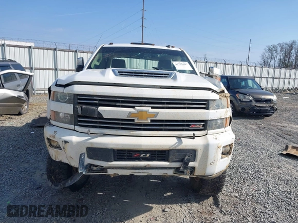 2019 Chevrolet Silverado 2500HD LTZ with VIN 1GC1KTEY7KF262239, listed as a IAAI auction lot 41705007 with 144,157 mi miles. Bid and sale history available at carsss.com. Image 6.