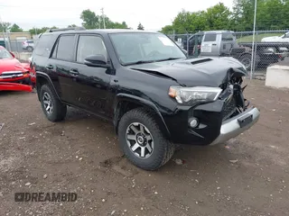 2019 Toyota 4Runner SR5 с VIN JTEBU5JR5K5622909, выставлен на аукционе IAAI как лот 42349597 с пробегом 193 916 миль миль и . История ставок и продаж доступна на DreamBid. Изображение 1.