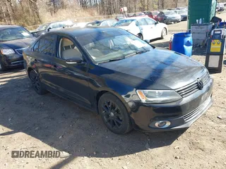 2012 Volkswagen Jetta SE с VIN 3VWDP7AJ7CM323747, выставлен на аукционе IAAI как лот 41742934 с пробегом 184 567 миль миль и . История ставок и продаж доступна на DreamBid. Изображение 1.