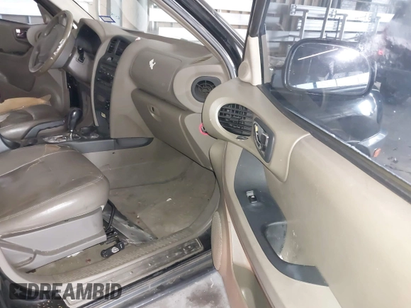 2004 Hyundai Santa Fe GLS with VIN KM8SC13E74U666943, listed as a IAAI auction lot 41616623 with 196,665 mi miles. Bid and sale history available at carsss.com. Image 5.