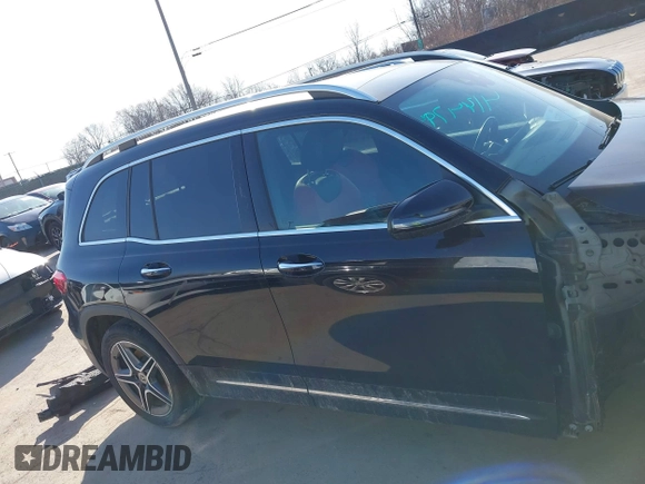 2021 Mercedes-Benz GLB 250 z VIN W1N4M4HB3MW107445, wystawiony jako IAAI lot #41747940 z przebiegiem 103 514 mil mil oraz . Historia ofert i sprzedaży dostępna na DreamBid. Obrazek 13.