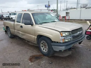 2005 Chevrolet Silverado 1500 Work Truck with VIN 1GCEC19X35Z172769, listed as a IAAI auction lot 41700065 with 304,723 mi miles. Bid and sale history available at carsss.com. Image 1.