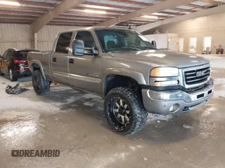 2006 GMC Sierra 2500HD SL with VIN 1GTHK23D16F192686, listed as a IAAI auction lot 42073403 with 386,496 mi miles and . Bid and sale history available at DreamBid. Image 1.