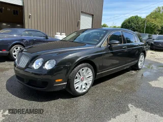 2008 Bentley Flying Spur z VIN SCBBR93W98C055885, wystawiony jako Copart lot #59016705 z przebiegiem 81 286 mil mil oraz Czysty tytuł • Clean title. Historia ofert i sprzedaży dostępna na DreamBid. Obrazek 2.