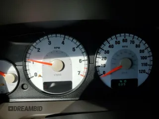 2006 Dodge Stratus SXT z VIN 1B3EL46X96N247426, wystawiony jako Copart lot #75498684 z przebiegiem 87 689 mil mil oraz Czysty tytuł • Clean title. Historia ofert i sprzedaży dostępna na DreamBid. Obrazek 9.