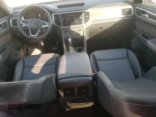 2021 Volkswagen Atlas SE with VIN 1V2JP2CA1MC585383, listed as a Copart auction lot 62145184 with 43,840 mi miles and Salvage title. Bid and sale history available at DreamBid. Image 8.