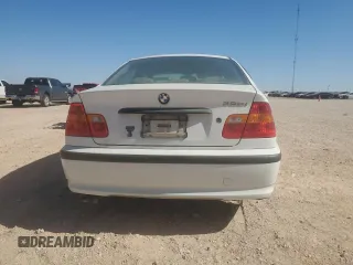 2003 BMW 3 Series 325i with VIN WBAET37423NJ33256, listed as a Copart auction lot 43985715 with 117,346 mi miles and Clean Title. Bid and sale history available at DreamBid. Image 6.