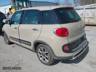 2014 FIAT 500L Trekking with VIN ZFBCFADH9EZ021078, listed as a IAAI auction lot 41773433 with 1 mi miles. Bid and sale history available at carsss.com. Image 3.