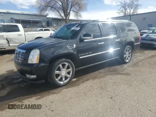 2008 Cadillac Escalade ESV z VIN 1GYFK66868R143475, wystawiony jako Copart lot #44468395 z przebiegiem 195 093 mil mil oraz Szkoda całkowita • Salvage title. Historia ofert i sprzedaży dostępna na DreamBid. Obrazek 1.