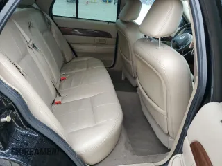 2004 Mercury Grand Marquis GS z VIN 2MEFM74W24X636561, wystawiony jako Copart lot #46114155 z przebiegiem 125 121 mil mil oraz Szkoda całkowita • Salvage title. Historia ofert i sprzedaży dostępna na DreamBid. Obrazek 10.