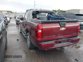 2008 Chevrolet Avalanche LT w/3LT with VIN 3GNEC12008G113297, listed as a IAAI auction lot 41849301 with 249,827 mi miles. Bid and sale history available at carsss.com. Image 3.