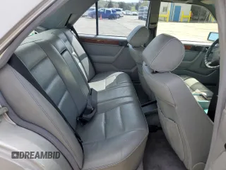 1995 Mercedes-Benz E Class with VIN WDBEB31E8SC246323, listed as a Copart auction lot 51137275 with 203,096 mi miles and Salvage Title. Bid and sale history available at carsss.com. Image 10.