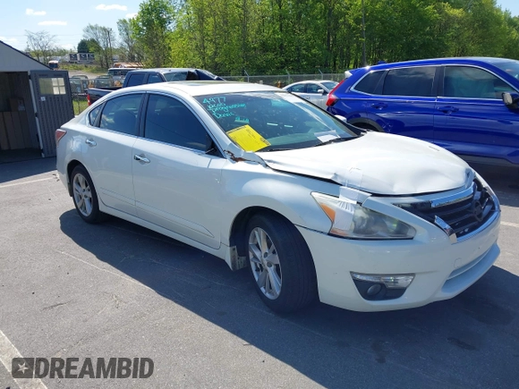 2015 Nissan Altima SV z VIN 1N4AL3AP9FC233381, wystawiony jako IAAI lot #42053865 z przebiegiem 176 593 mil mil oraz . Historia ofert i sprzedaży dostępna na DreamBid. Obrazek 1.