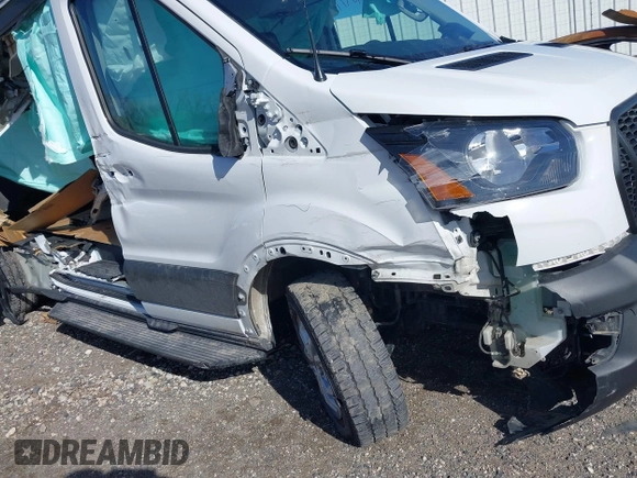 2024 Ford Transit Passenger XL with VIN 1FBAX2X85RKA46890, listed as a IAAI auction lot 41648977 with 20,637 mi miles and . Bid and sale history available at DreamBid. Image 6.